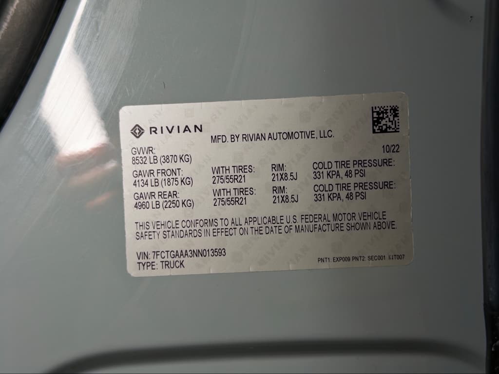 2022 Rivian R1T view 29