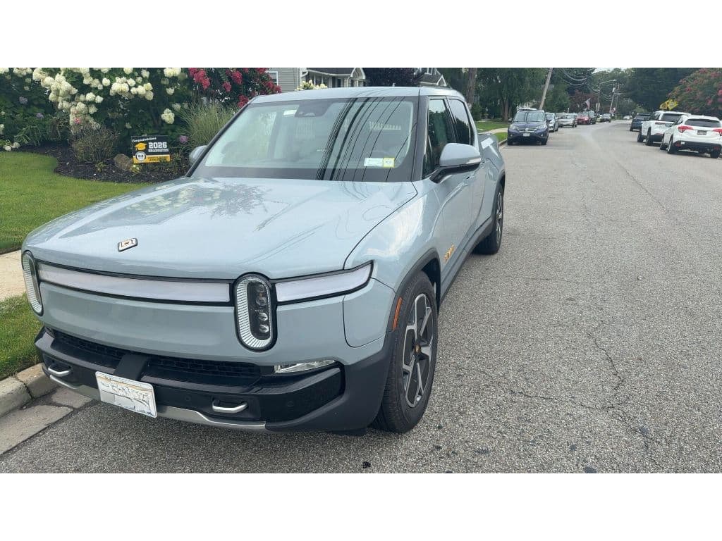 2022 Rivian R1T view 2