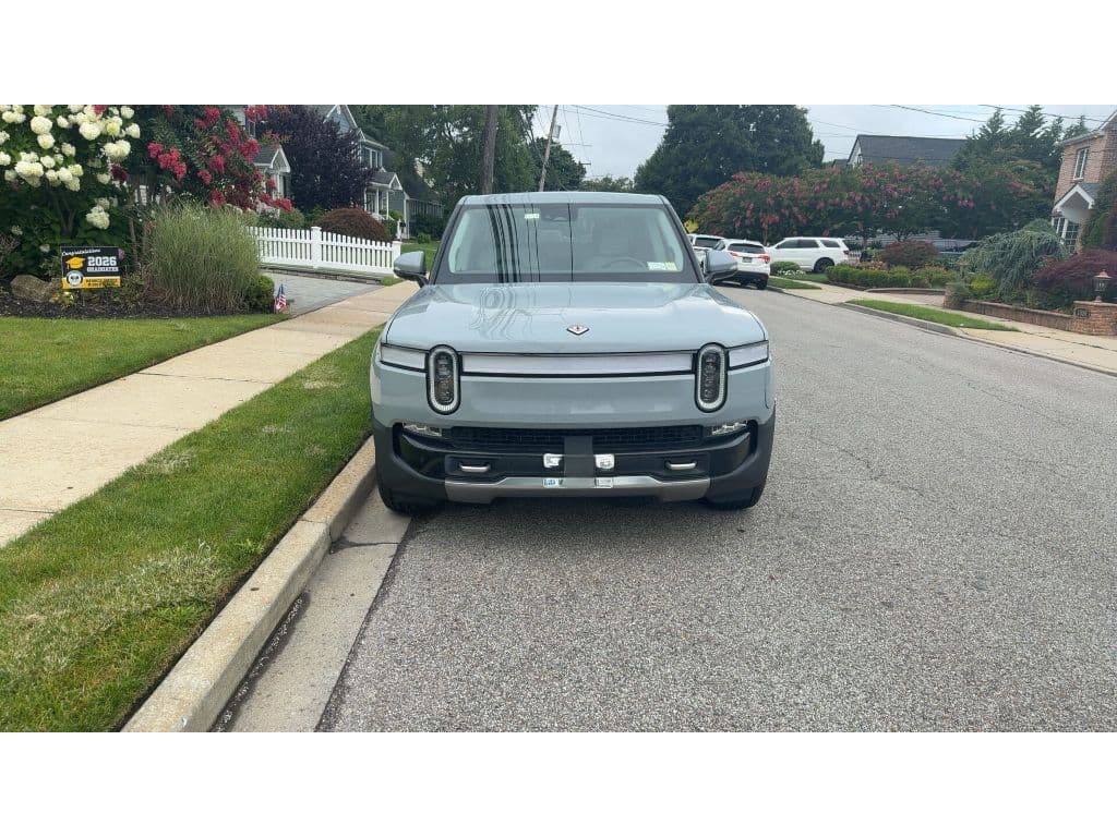 2022 Rivian R1T view 3