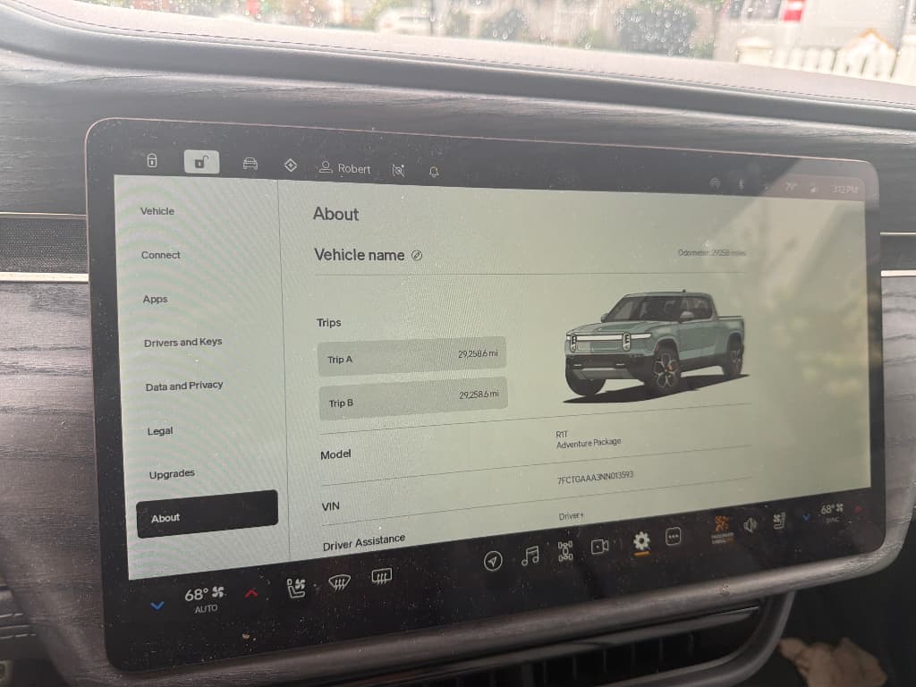 2022 Rivian R1T view 7