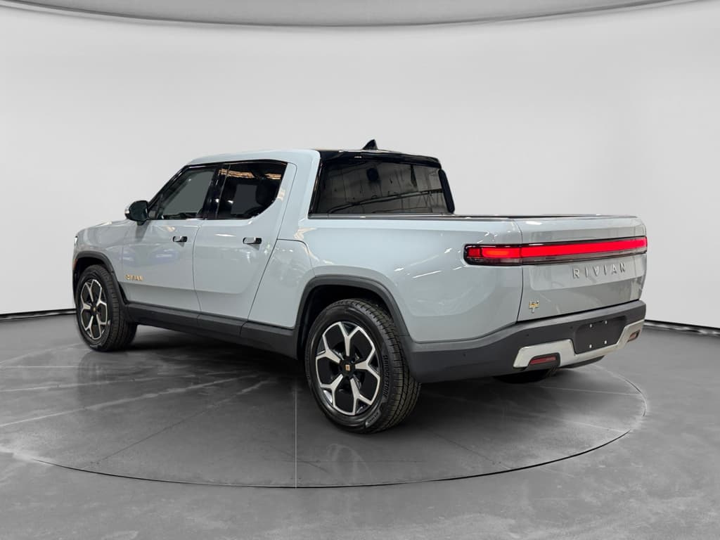 2022 Rivian R1T view 2