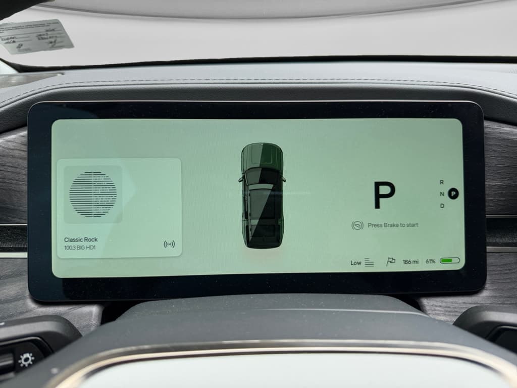 2023 Rivian R1S view 12