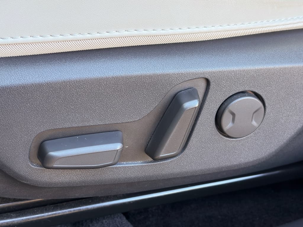 2023 Kia Niro EV view 6