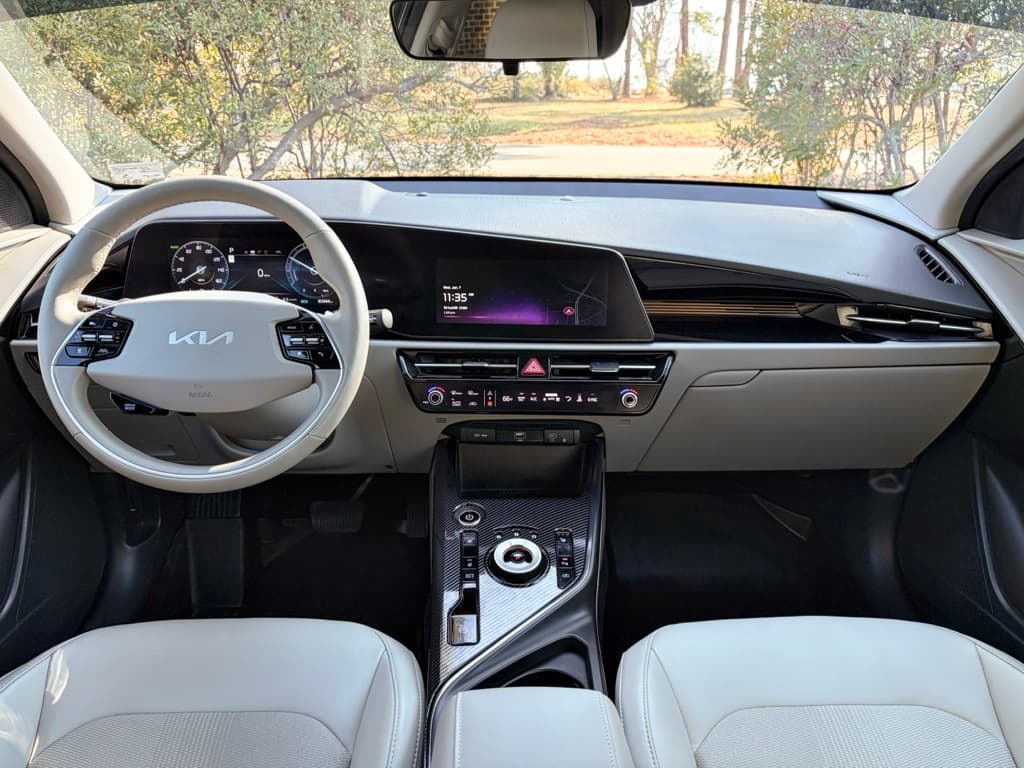 2023 Kia Niro EV view 16