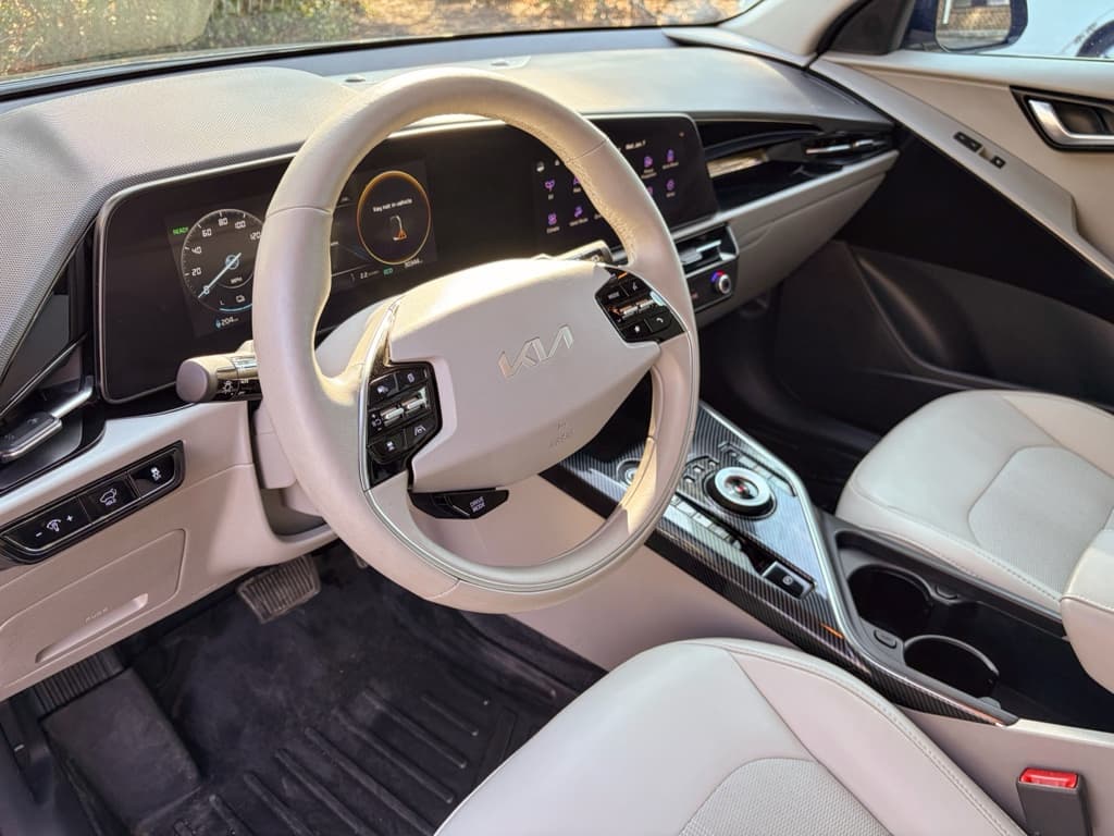 2023 Kia Niro EV view 18