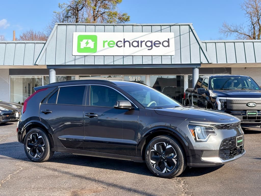 2023 Kia Niro EV view 4