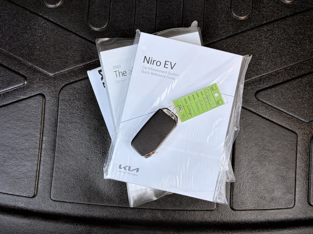 2023 Kia Niro EV view 23