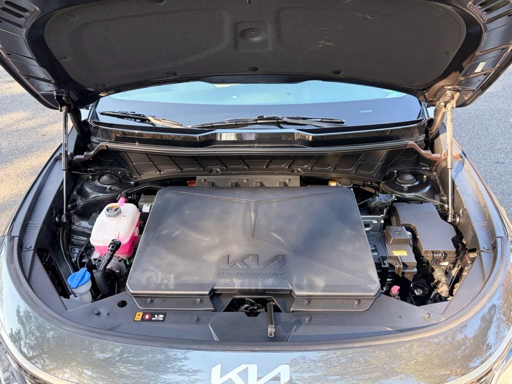 2023 Kia Niro EV view 25