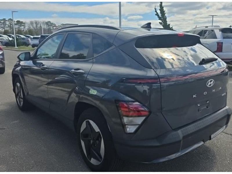 2024 Hyundai Kona view 4