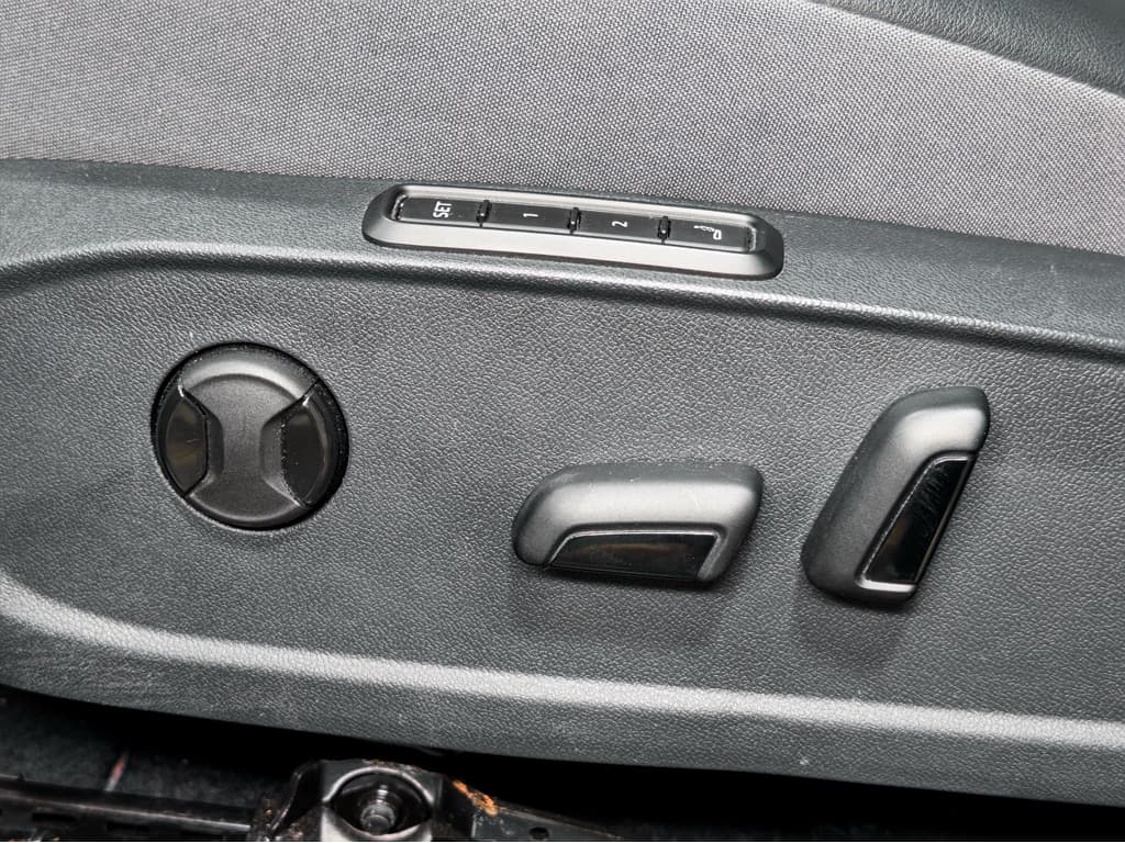 2023 Volkswagen ID.4 view 6