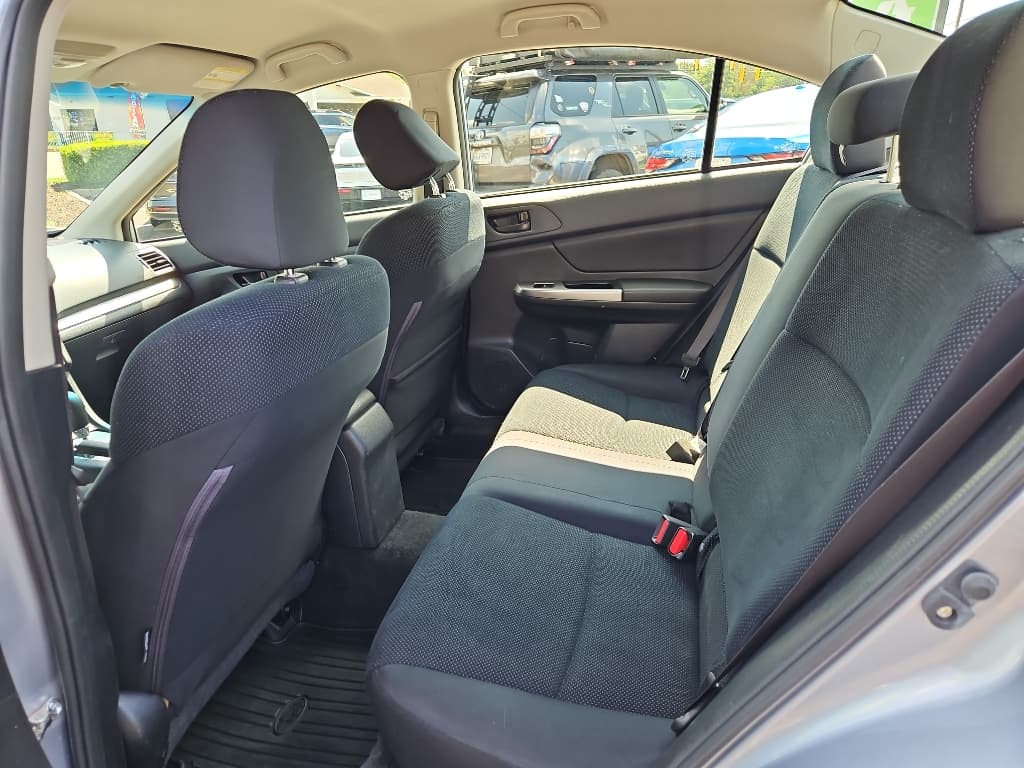 2016 Subaru Impreza view 7