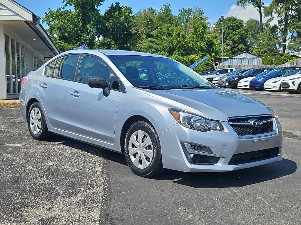 2016 Subaru Impreza view 4