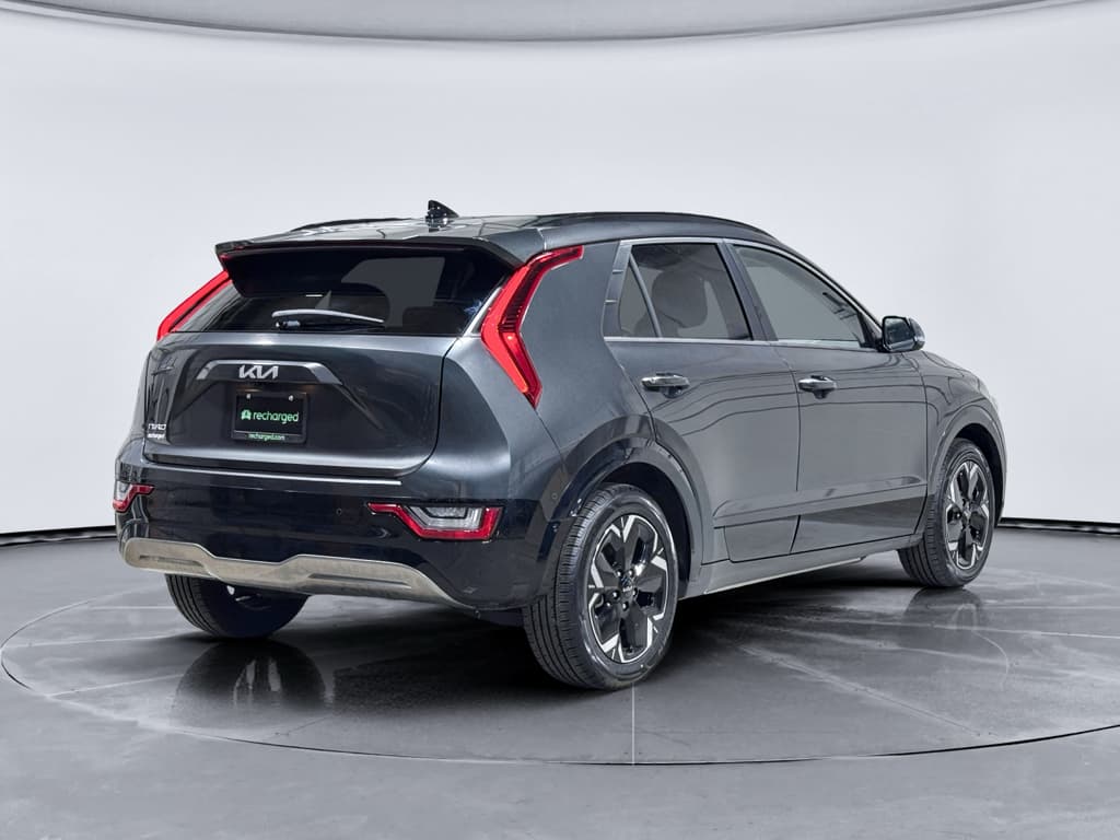2023 Kia Niro EV view 3