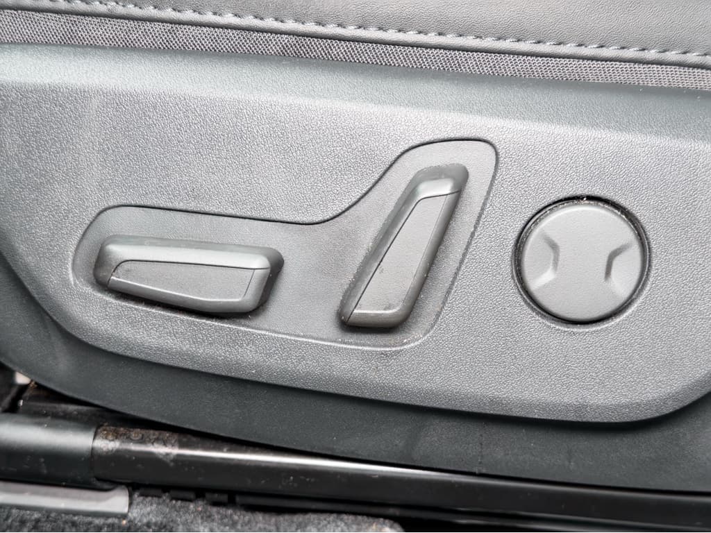 2023 Kia Niro EV view 6