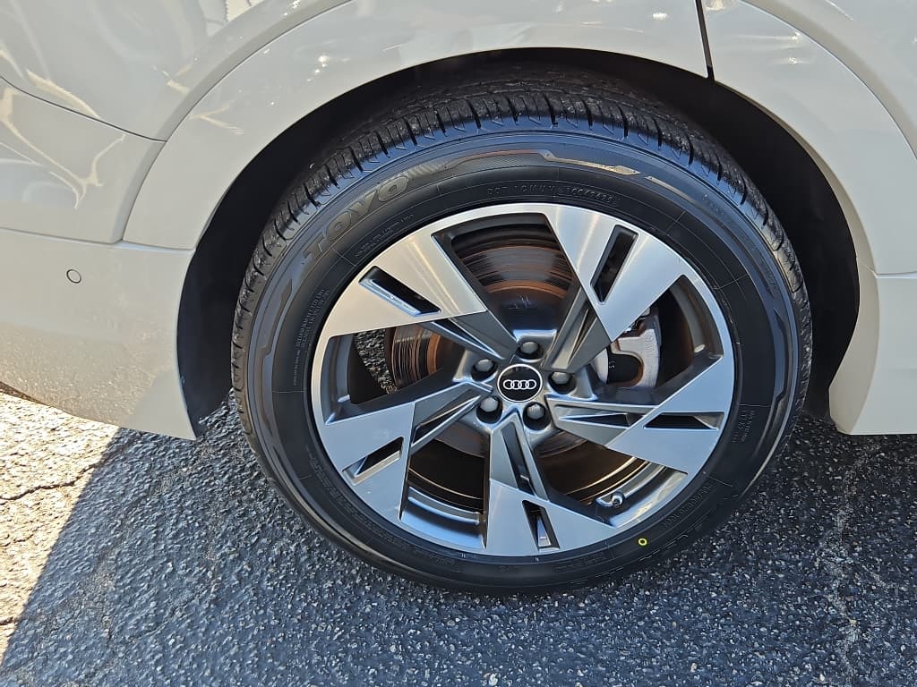 2022 Audi e-tron Sportback view 33