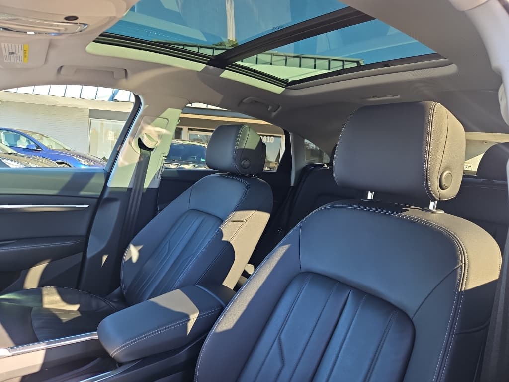 2022 Audi e-tron Sportback view 23