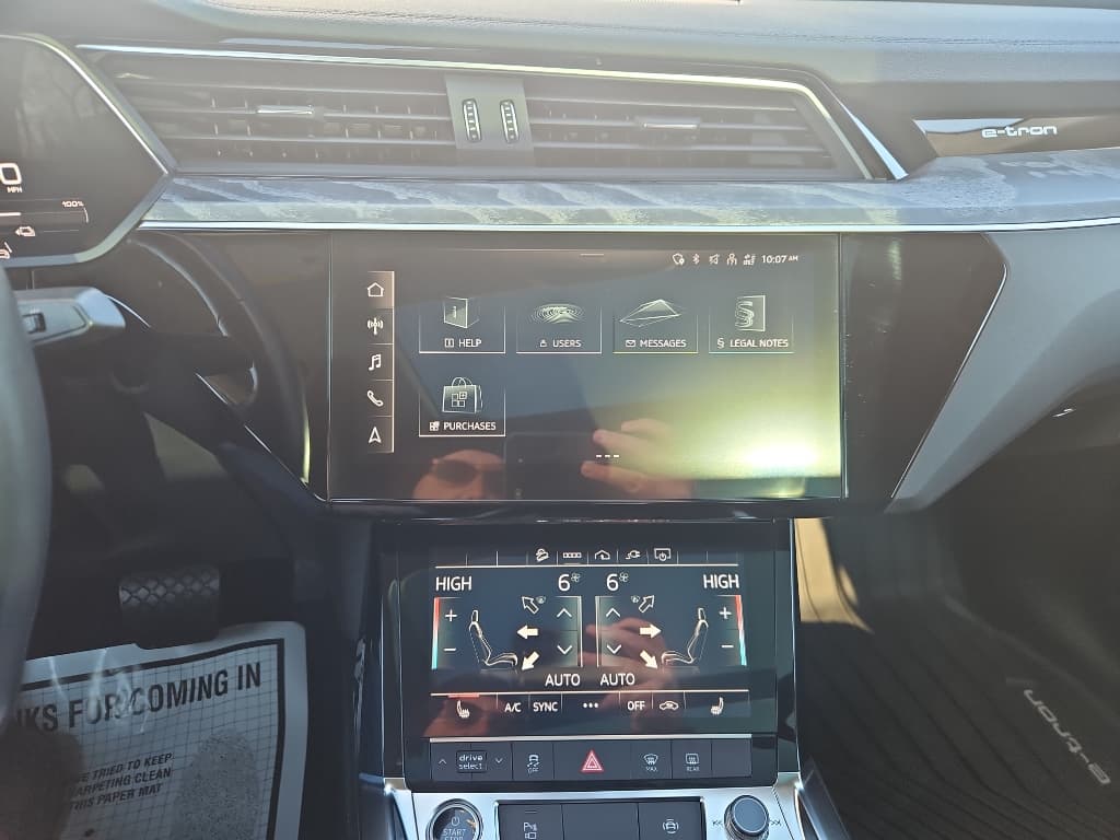 2022 Audi e-tron Sportback view 10