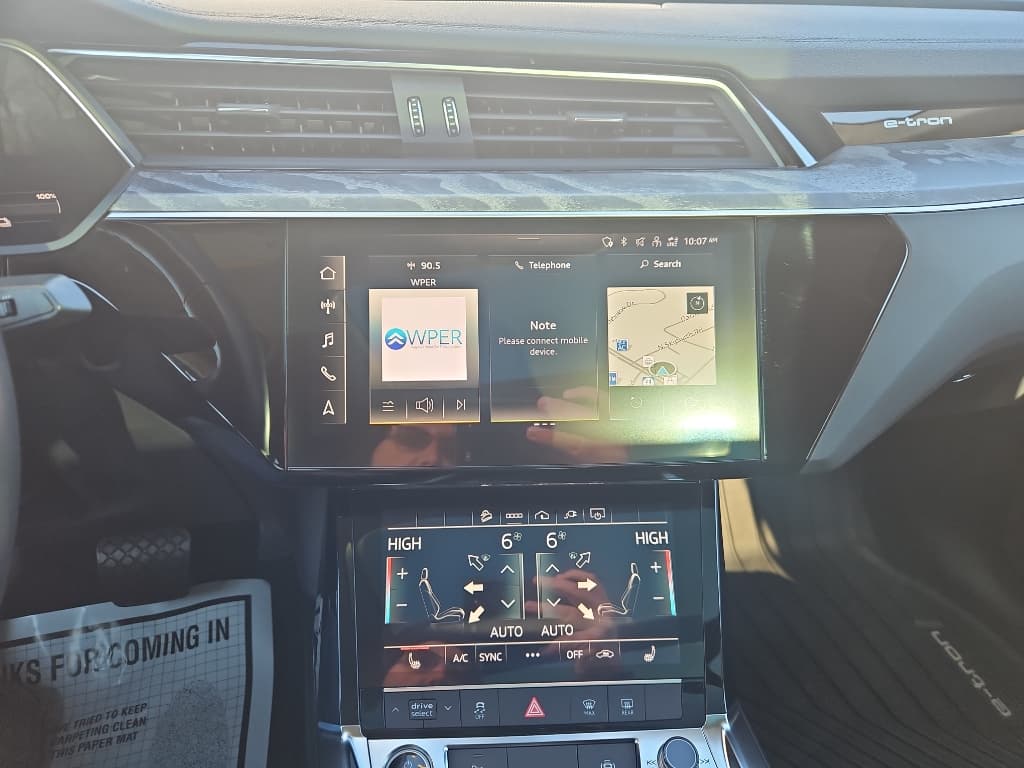 2022 Audi e-tron Sportback view 13