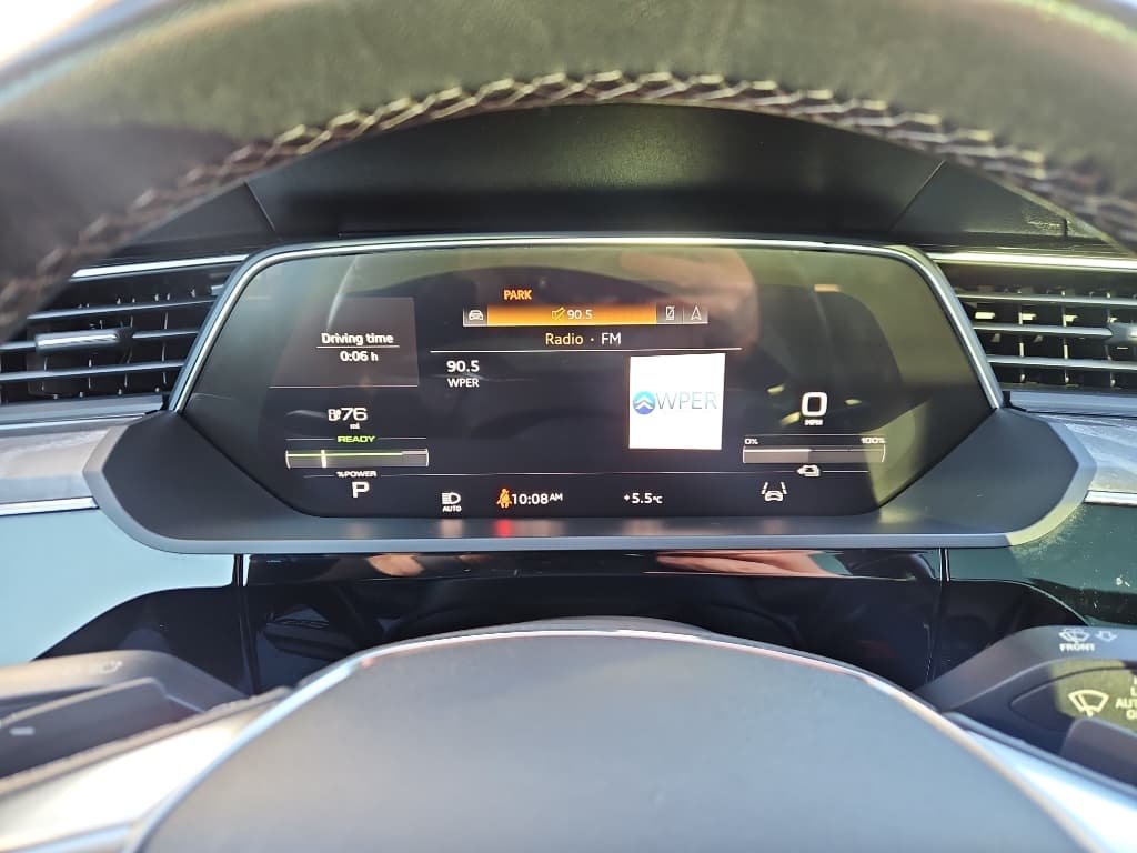 2022 Audi e-tron Sportback view 8