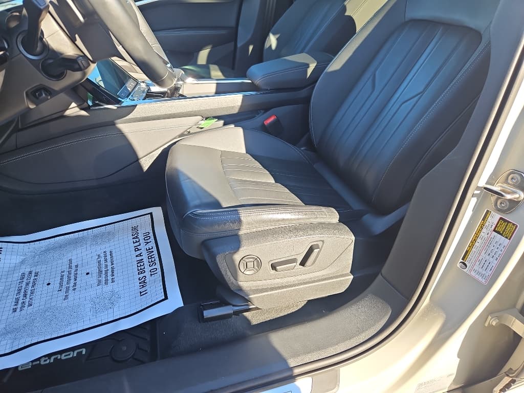 2022 Audi e-tron Sportback view 7