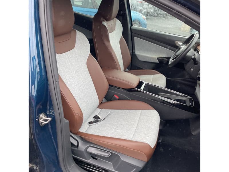 2023 Volkswagen ID.4 view 5