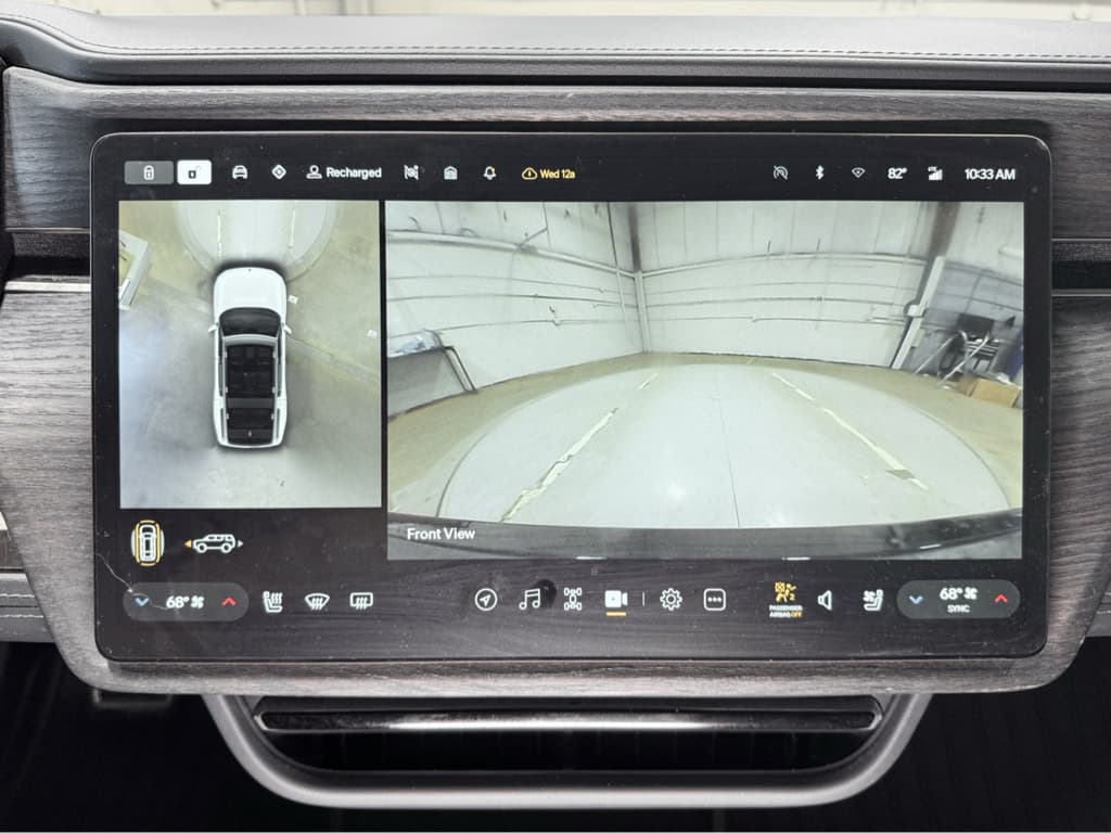 2023 Rivian R1S view 14