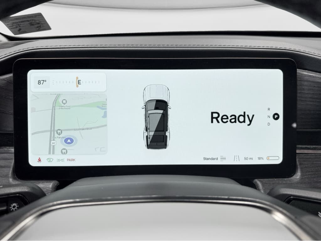 2023 Rivian R1S view 9