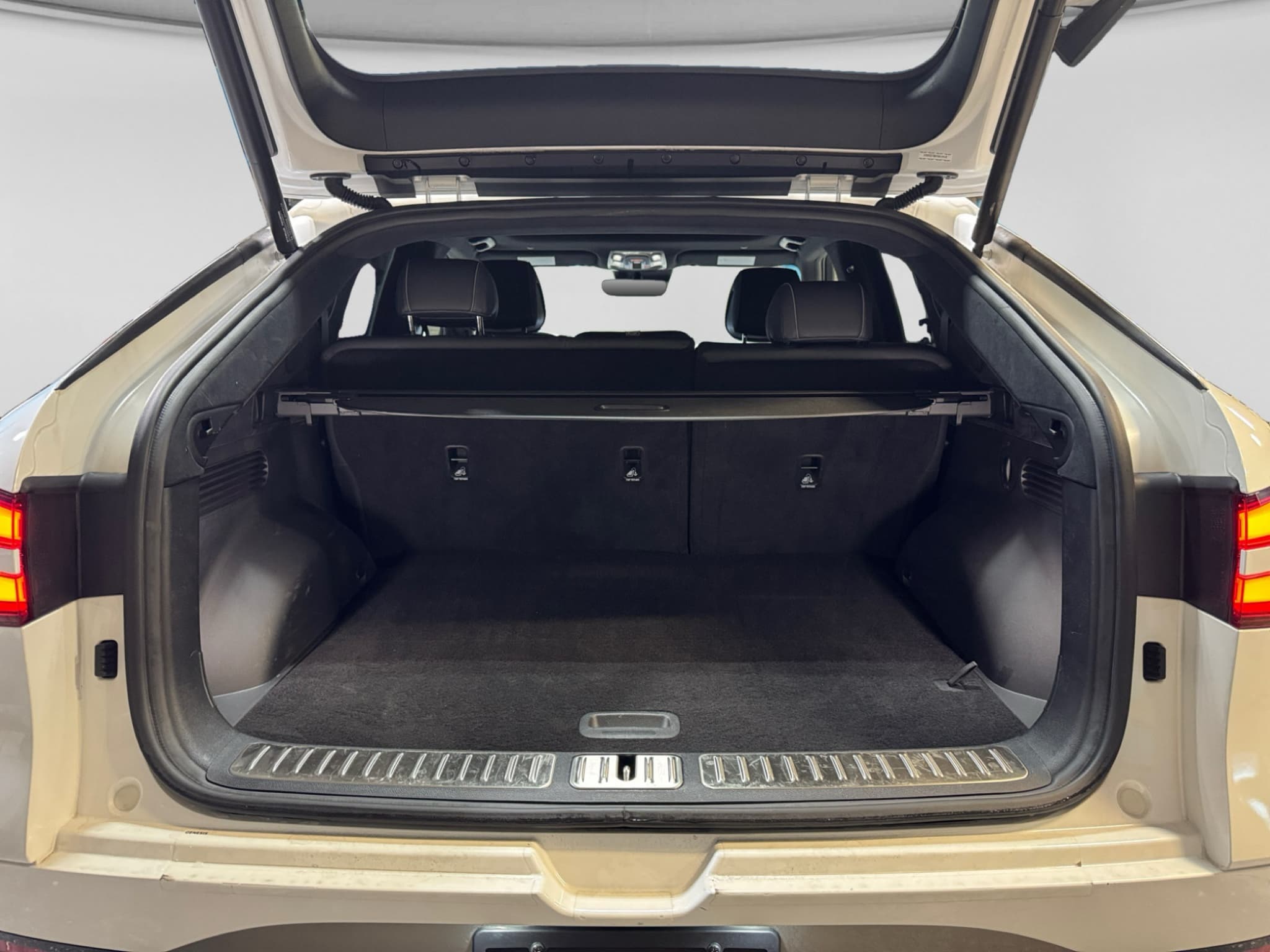 2023 Genesis GV60 view 26
