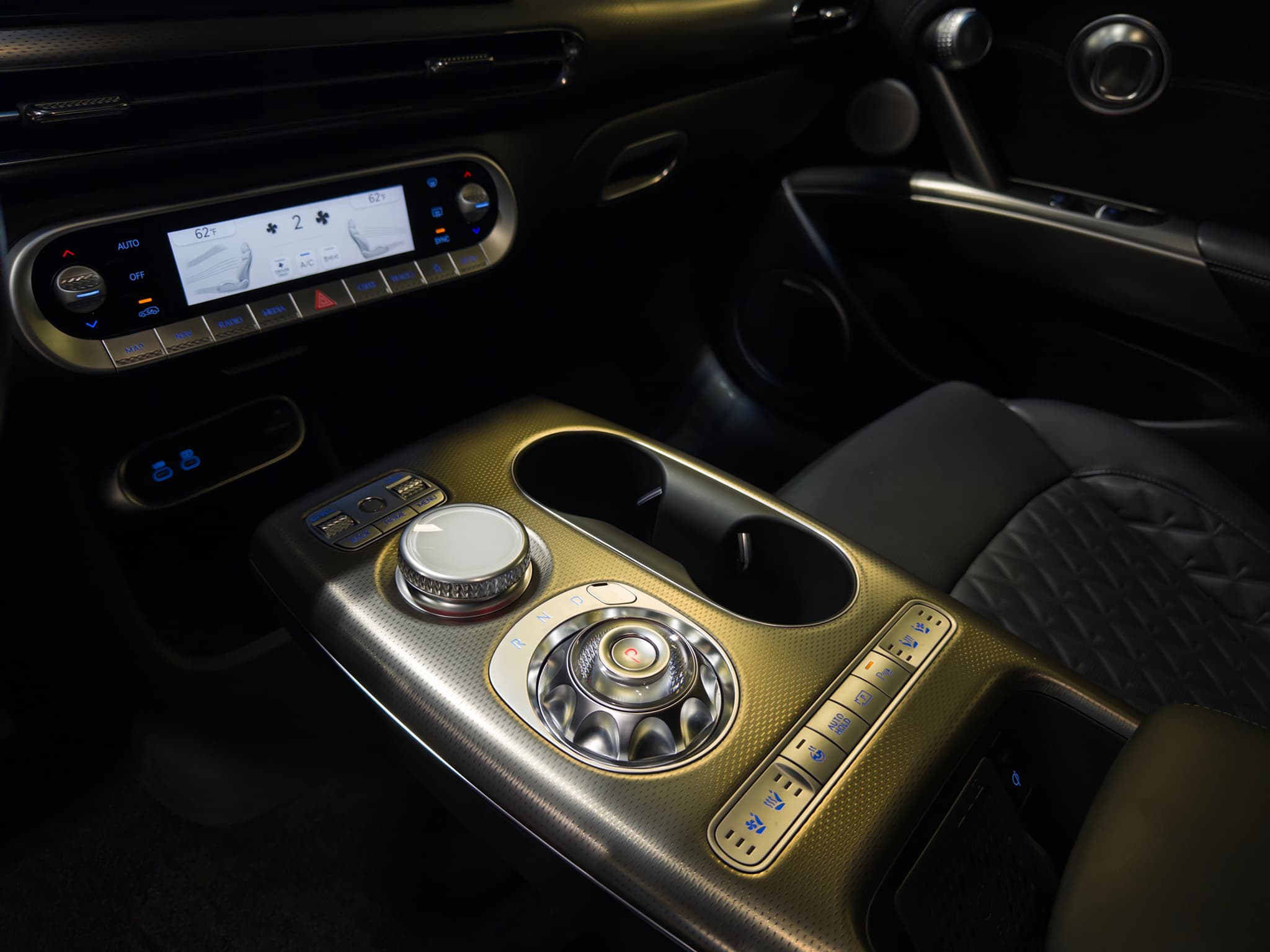2023 Genesis GV60 view 18