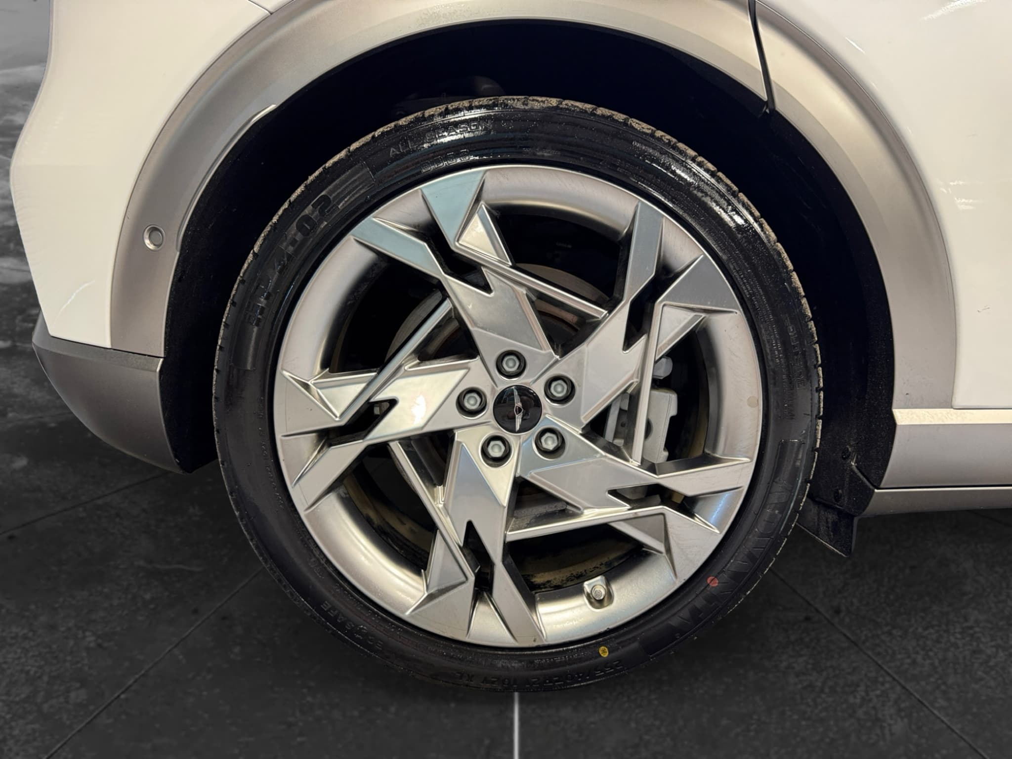 2023 Genesis GV60 view 36