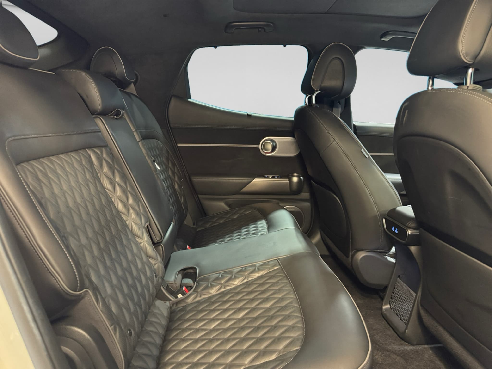 2023 Genesis GV60 view 22