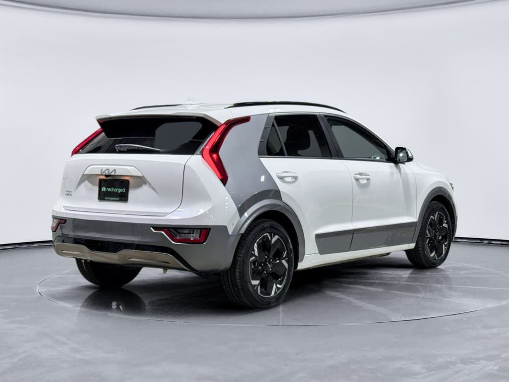 2023 Kia Niro EV view 3