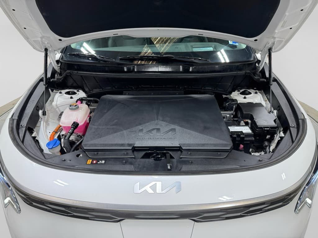 2023 Kia Niro EV view 25
