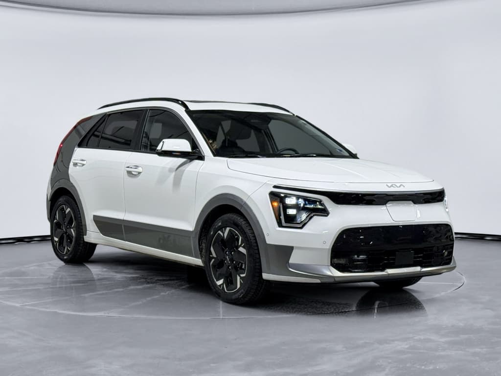 2023 Kia Niro EV view 4