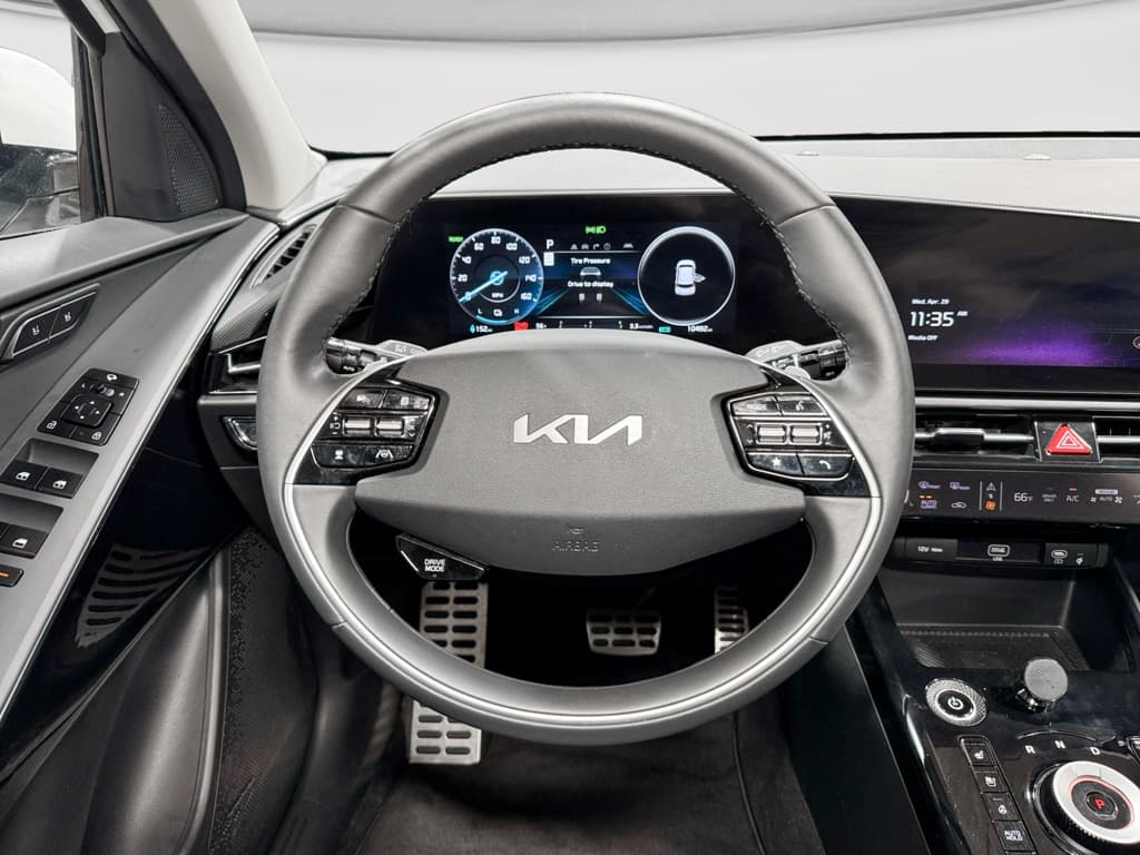 2023 Kia Niro EV view 8