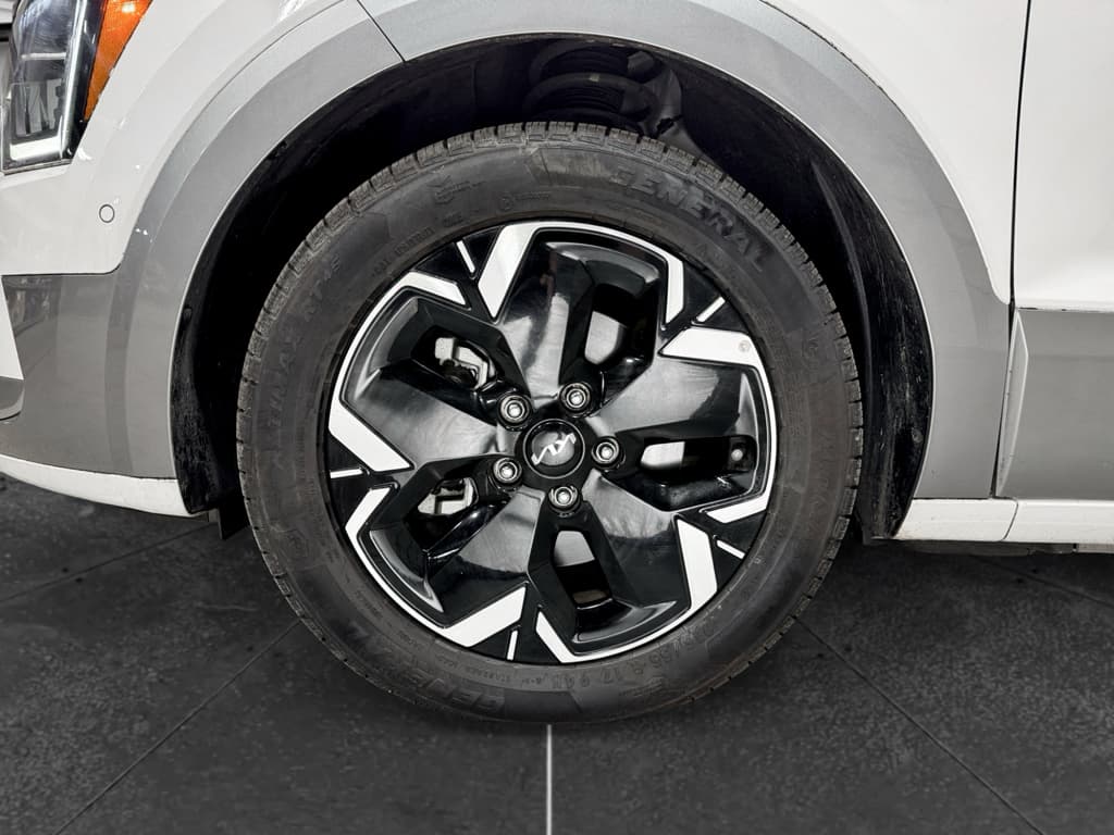 2023 Kia Niro EV view 30