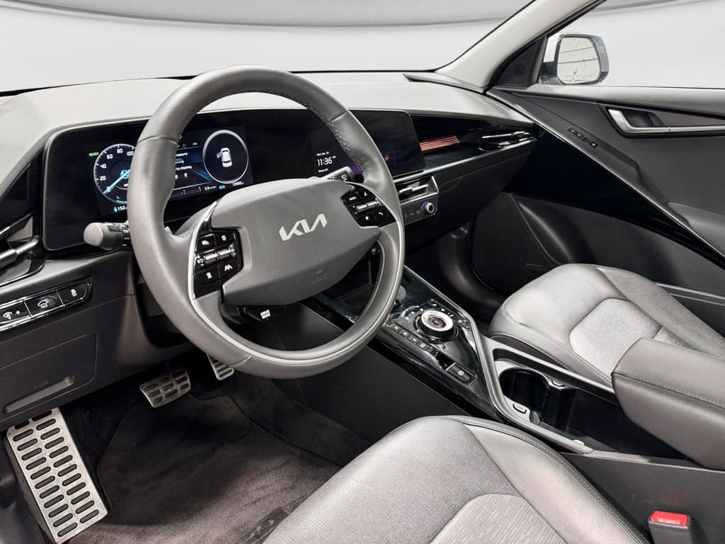 2023 Kia Niro EV view 18