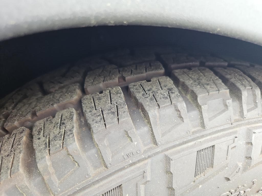 2023 Rivian R1S view 33