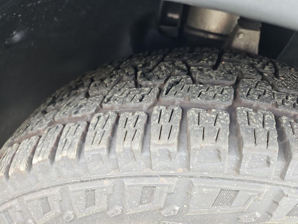 2023 Rivian R1S view 35