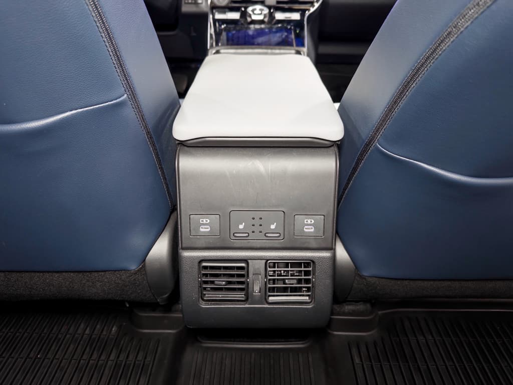 2023 Subaru Solterra view 19