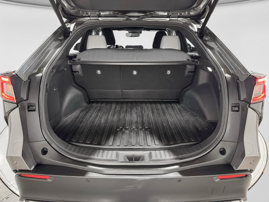 2023 Subaru Solterra view 23