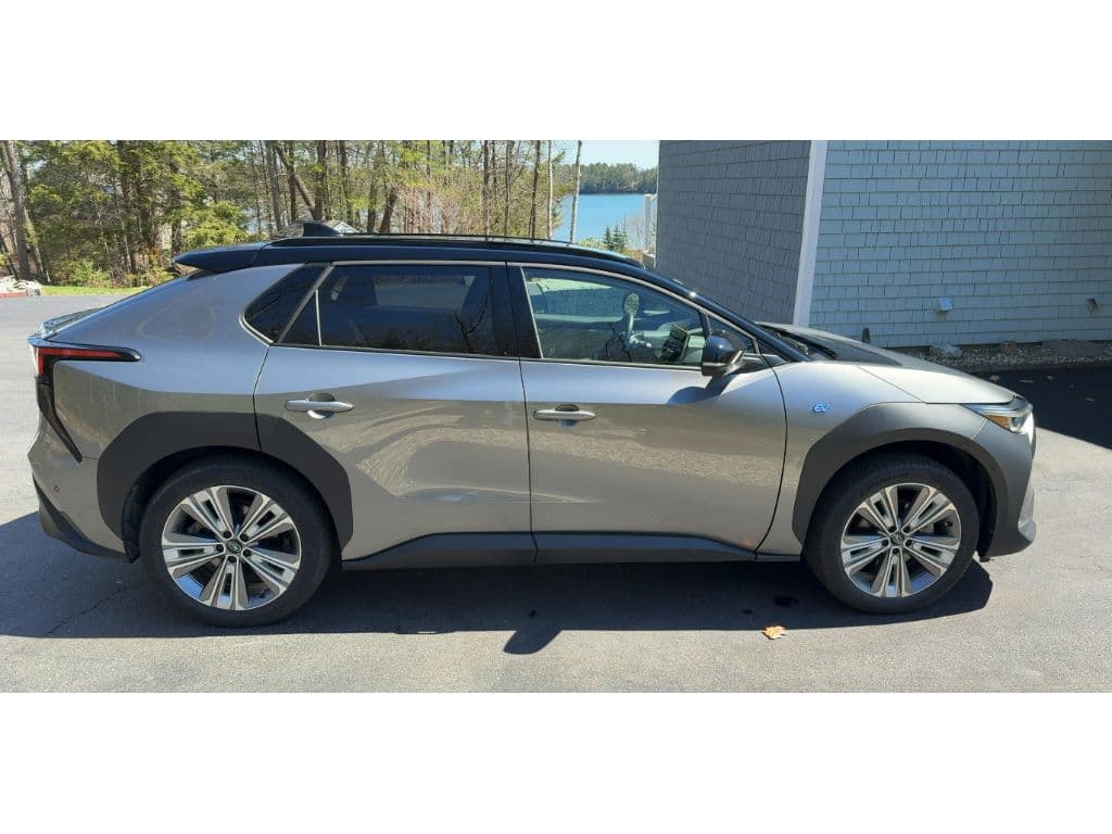 2023 Subaru Solterra view 3