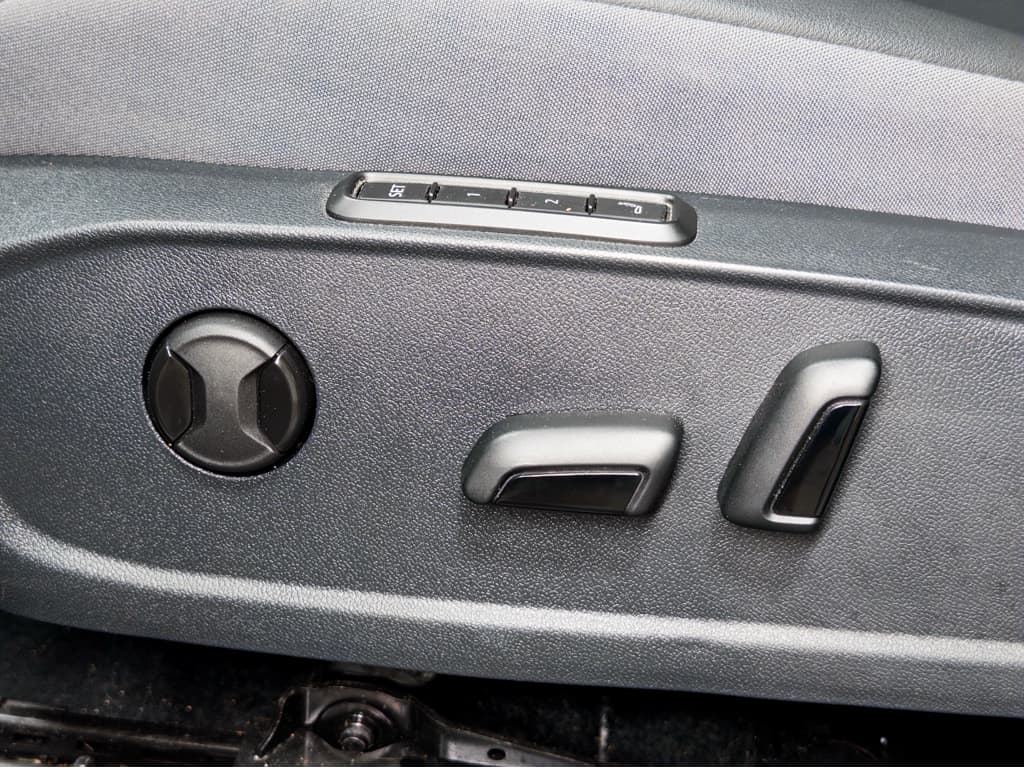 2023 Volkswagen ID.4 view 6