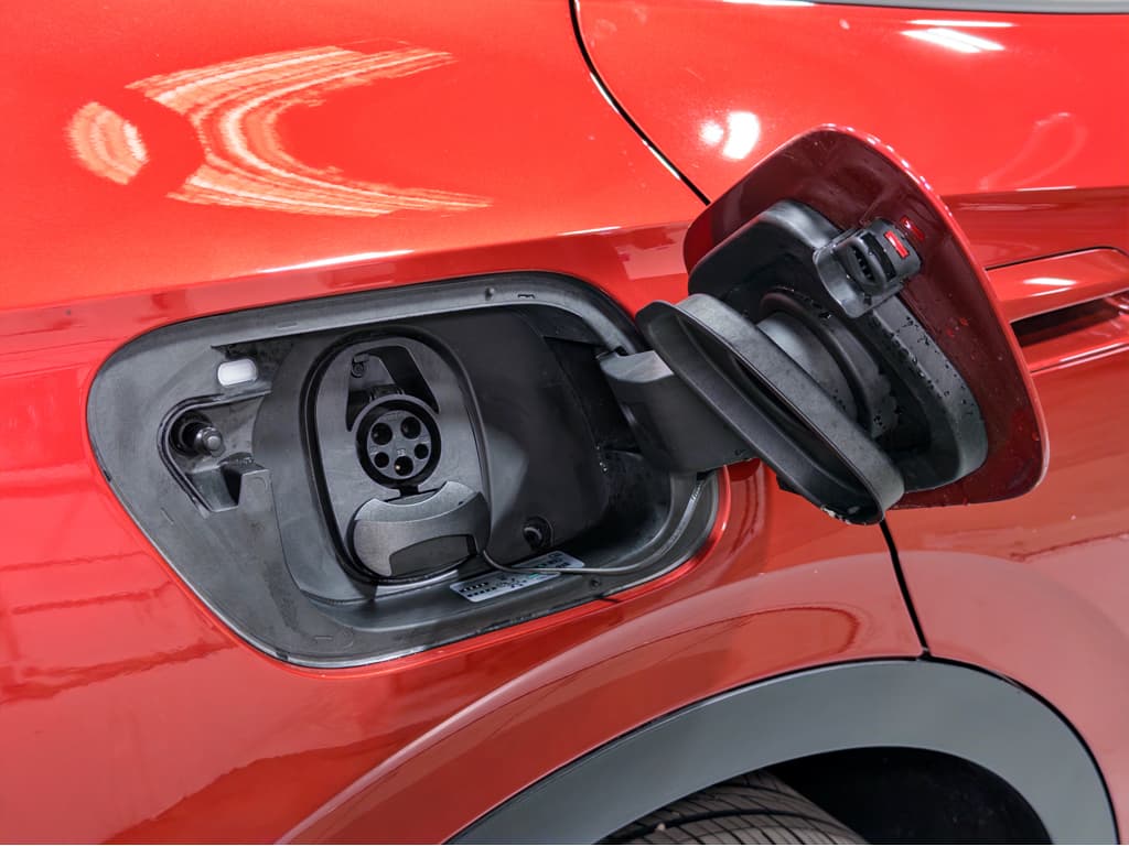 2023 Volkswagen ID.4 view 5