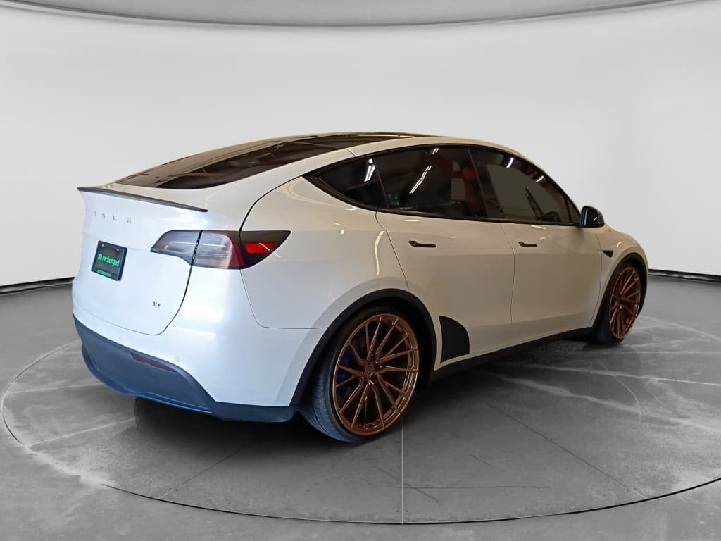 2020 Tesla Model Y view 4