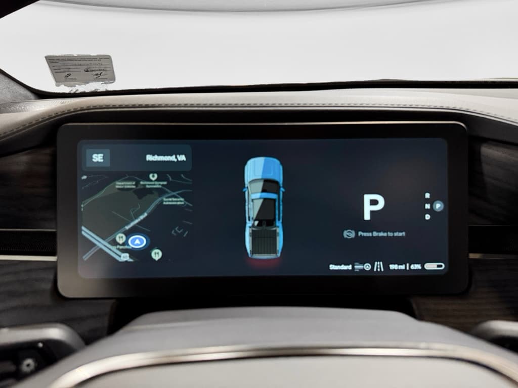 2022 Rivian R1T view 9