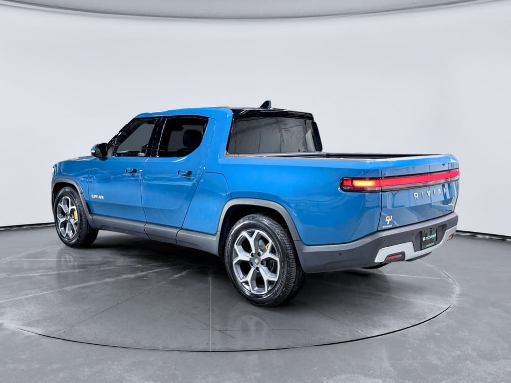 2022 Rivian R1T view 2