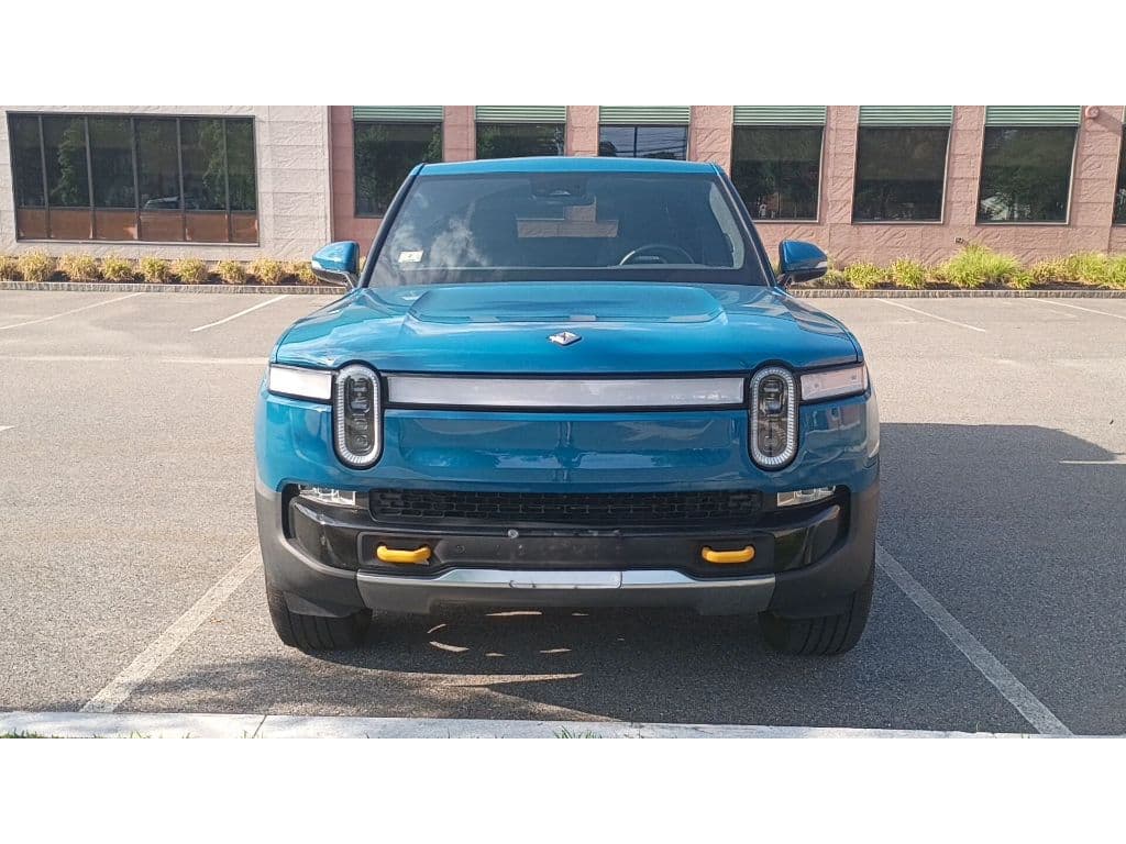 2022 Rivian R1T view 2