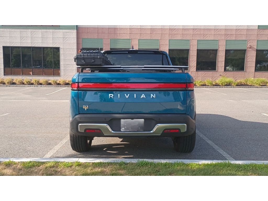 2022 Rivian R1T view 5