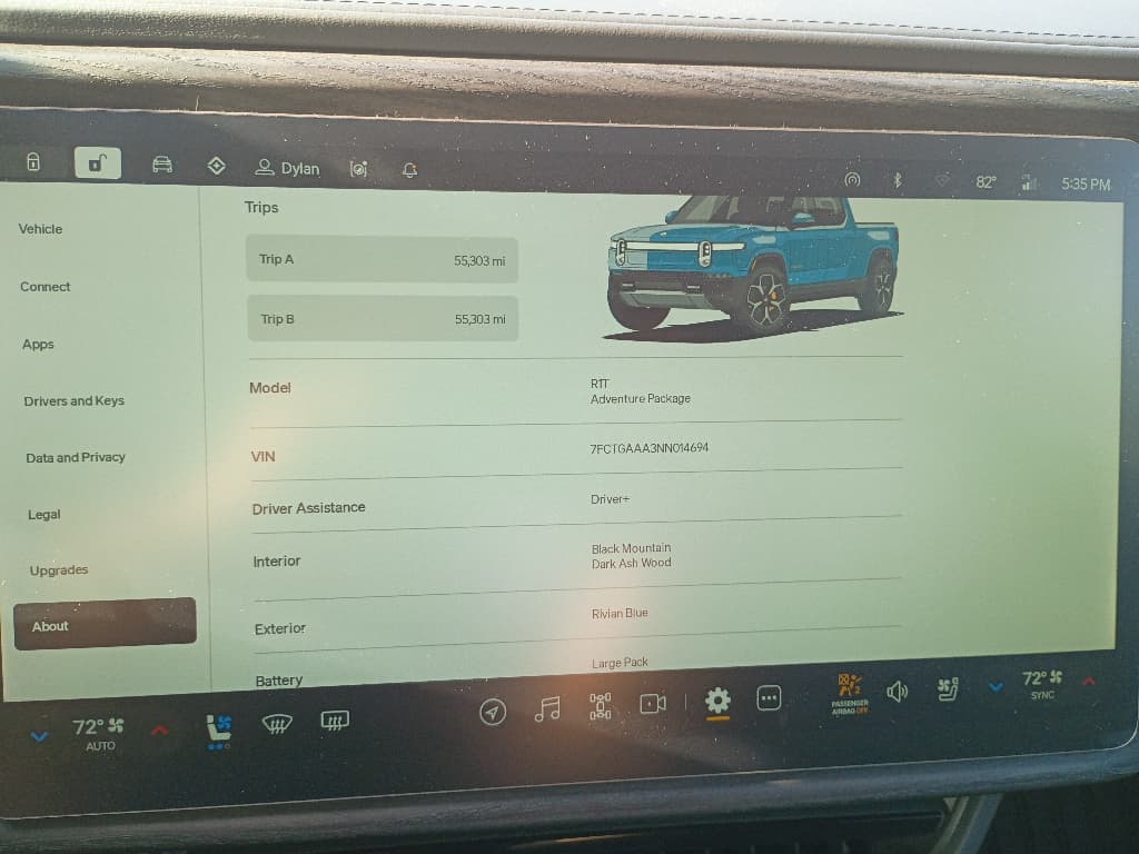 2022 Rivian R1T view 7